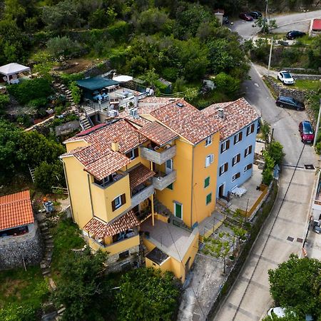 Apartmani I Soba Roberto I Mirjana 발룬 외부 사진