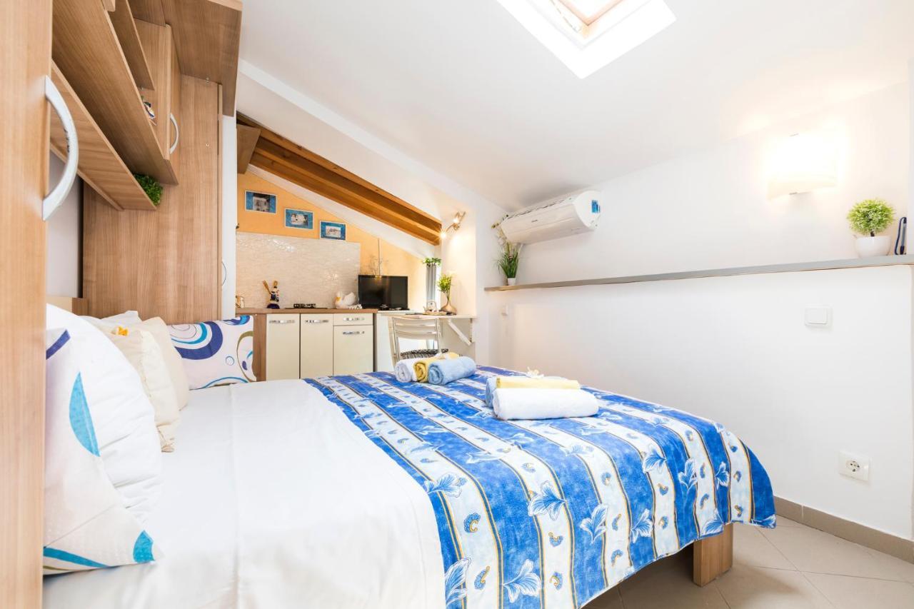 Apartmani I Soba Roberto I Mirjana 발룬 외부 사진