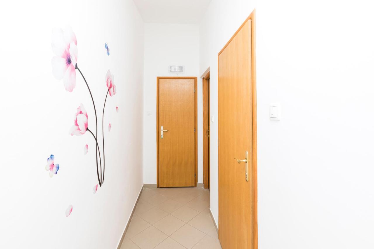 Apartmani I Soba Roberto I Mirjana 발룬 외부 사진