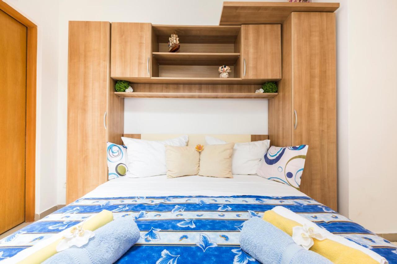 Apartmani I Soba Roberto I Mirjana 발룬 외부 사진