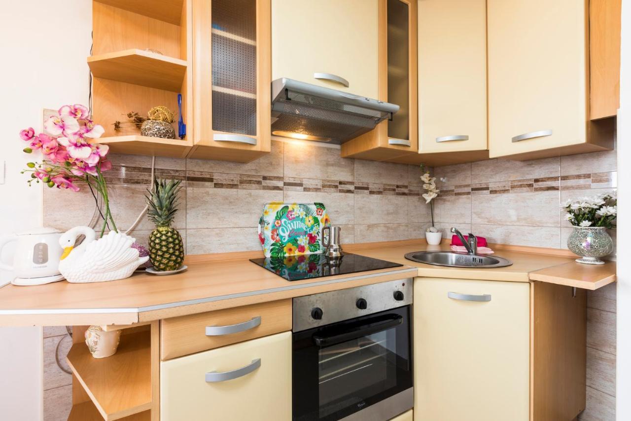 Apartmani I Soba Roberto I Mirjana 발룬 외부 사진