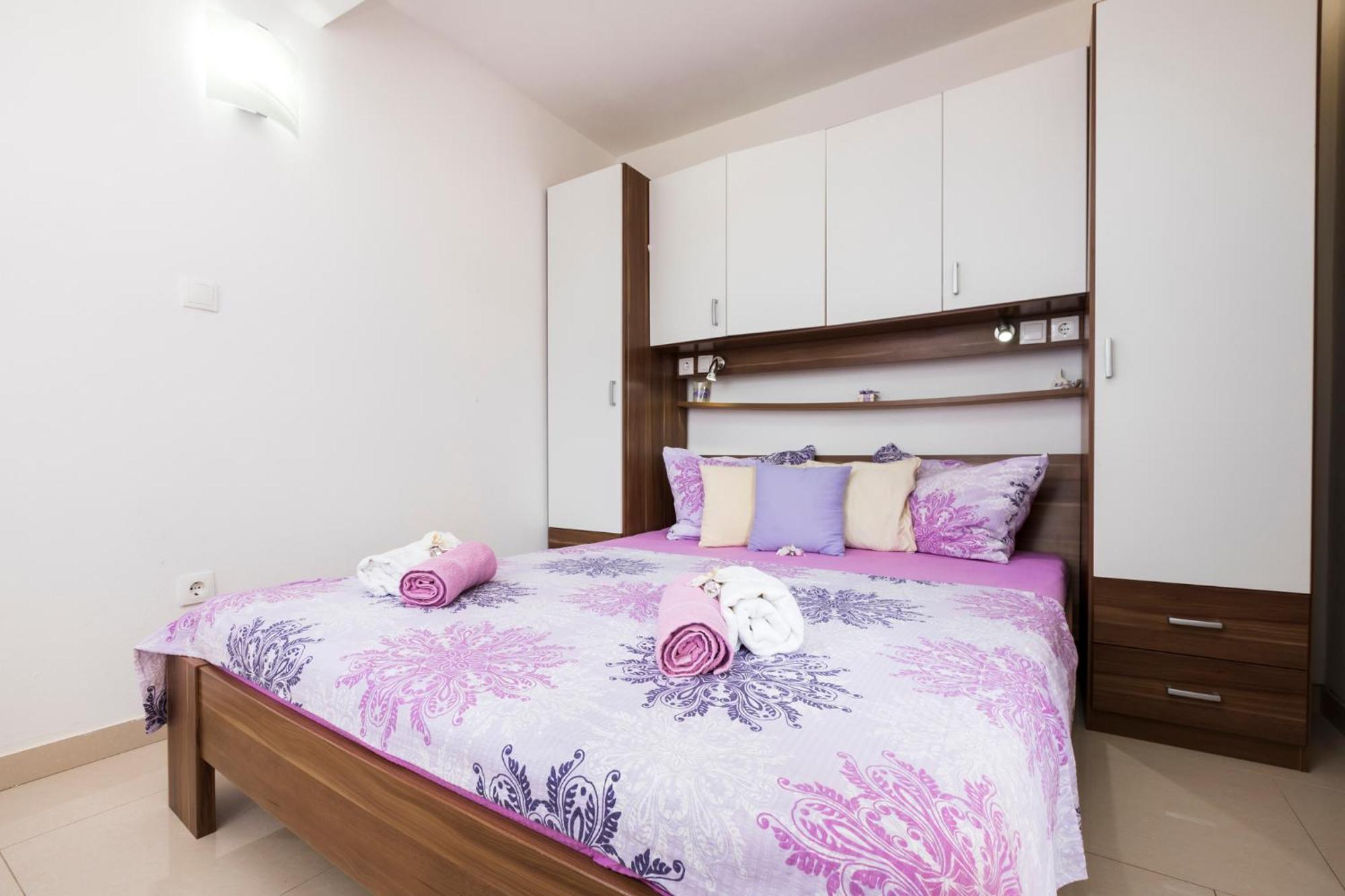 Apartmani I Soba Roberto I Mirjana 발룬 외부 사진